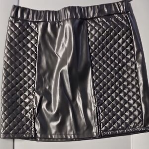 Jolie Black Mini Pencil Skirt for Night Out